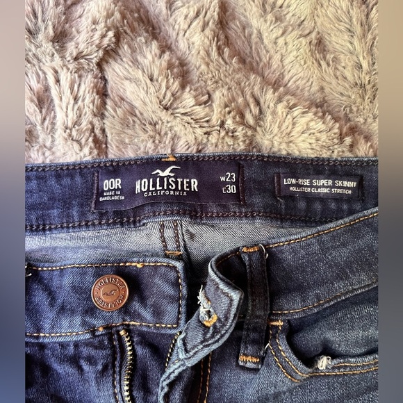 Hollister Blue Skinny Jeans Distressed Style - Picture 3 of 5